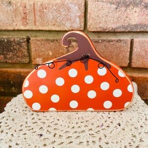 *Polka Dot Pumpkin Stand Up Shelf Sitter